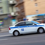 Двама мъже с пистолети и брадви нападнаха полицаи край Москва