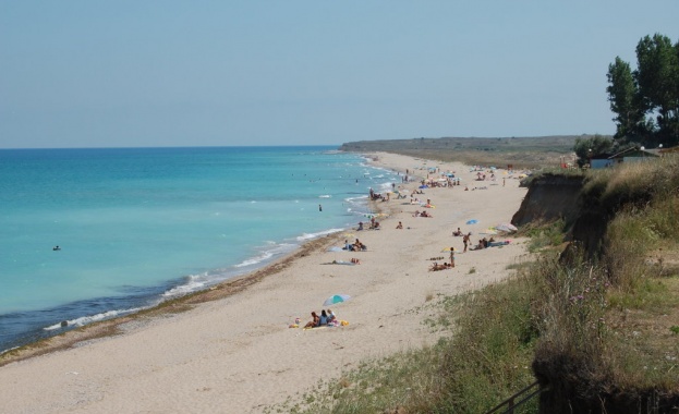 На прага на летния сезон много плажове по Черноморието все още нямат наемател