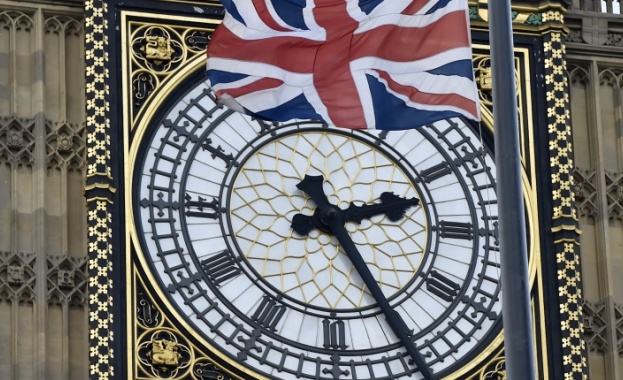 Лондон пише плановете за излизане от ЕС по кафенетата