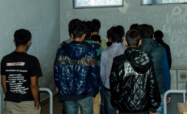 Нова група нелегални имигранти задържани край Лъвов мост