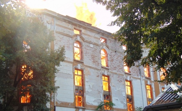 Арестуваха клошар за подпалване на тютюневите складове в Пловдив