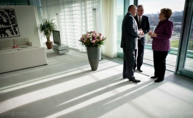 Ситуация с трафика на мигранти е сред водещите теми на срещата на "тройката" от ЕС