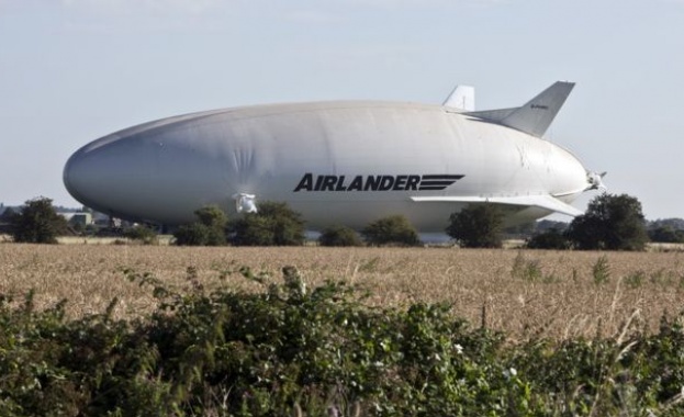 Най-големият самолет на света аварира още на втория изпитателен полет (видео)