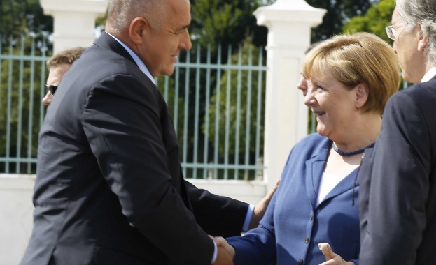 Борисов и австрийският канцлер Керн сблъскаха позиции при Меркел 