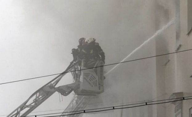 17 души загинаха при пожар в склад в Москва (обновена)