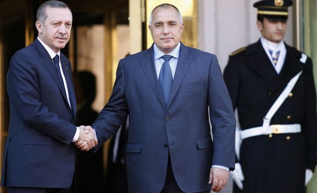 Турски вестници си измислиха твърдения на българския премиер 