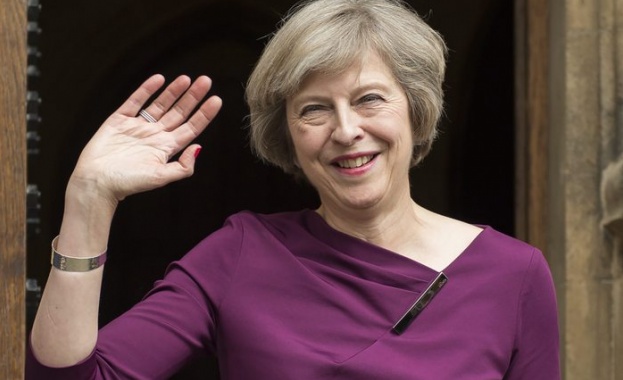 Тереза Мей нареди на всеки министър да пише проект за Брекзит