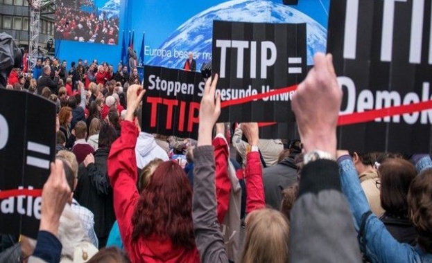 Франция призова за прекратяване на преговорите за търговско споразумение между ЕС и САЩ