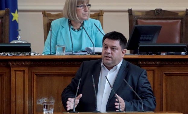 Атанас Зафиров към Даниел Митов: Не сте способни да защитите българските общини, ощетени от Турция