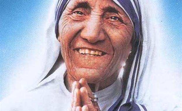 Твоята помощ наистина е нужна, но хората може би те нападат, защото им помагаш, помогни им въпреки това