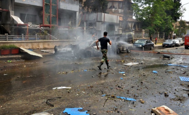 Бомбени нападения разтърсиха няколко сирийски града