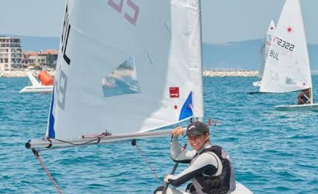 Стефани Музакова с бронз от Балканиадата по ветроходство