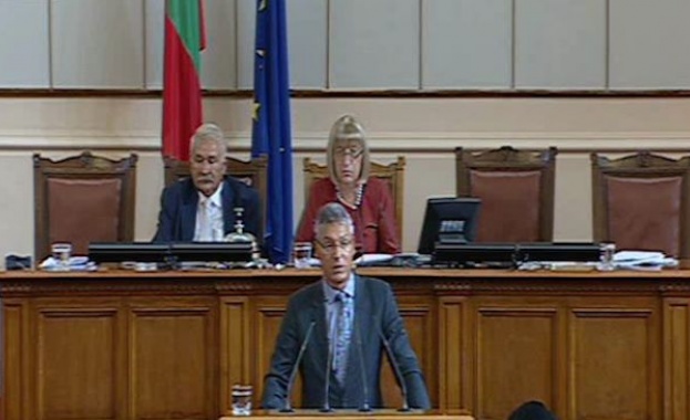 БСП: 9 септември даде тласък на половинвековно възходящо развитие на България 