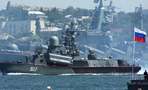 Кораби на Северния Балтийския Черноморския Тихоокеанския флот и на Каспийската