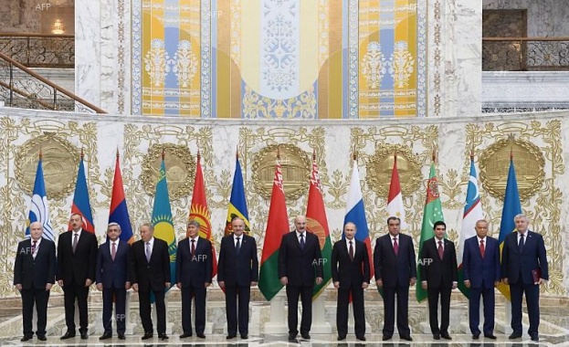 Владимир Путин пристигна в Киргизстан за участие в срещата на ОНД