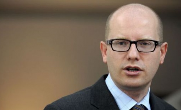 Чехия ни изпраща 770 000 евро и 20 полицаи в помощ срещу мигрантския натиск