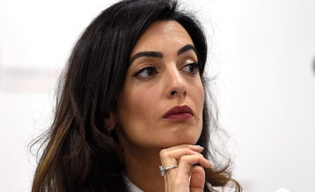 Амал Клуни иска лидерите на ИД да бъдат съдени в Международния наказателен съд за геноцид