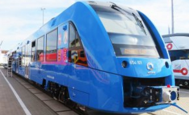 Германия пуска водороден пътнически влак по редовна линия