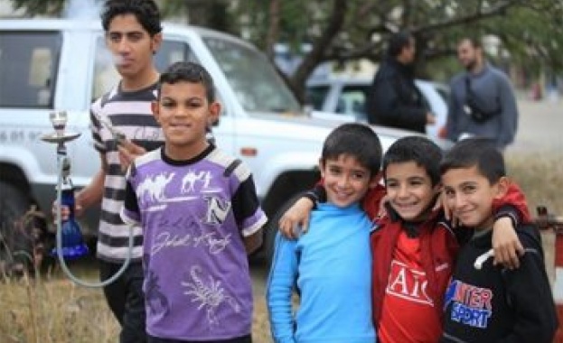 Едва 92 деца на бежанци са записани в българските училища