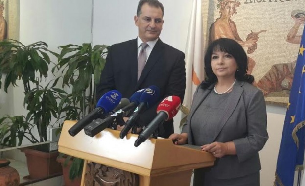 Петкова и Лакотрипис обсъдиха възможностите за доставки на кипърски природен газ до България