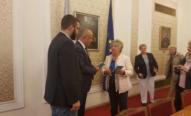 Георги Свиленски и Стоян Мирчев обсъдиха проблема с бежанците с представители на Християнсоциален съюз-жени