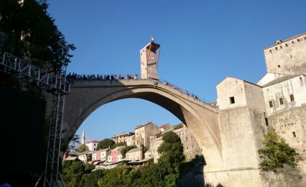 Български гмуркач сред най-добрите 10 в световните серии Red Bull Cliff Diving (видео)