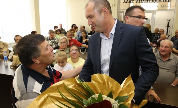 Ген. Радев в Карнобат:  Трябва ни безкомпромисна позиция спрямо Турция, с оглед договора за реадмисия 