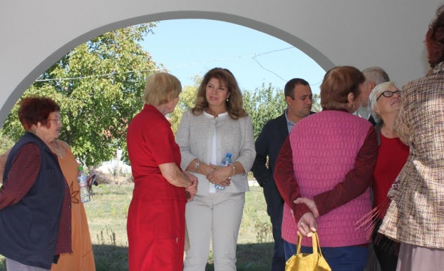 Йотова: ГЕРБ най-много желаят предсрочни избори