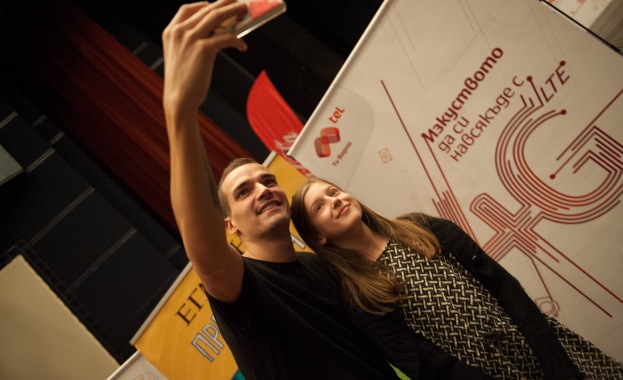 Емил Конрад представи своето първо стендъп комеди шоу "Изкуството да бъдеш мързелив"