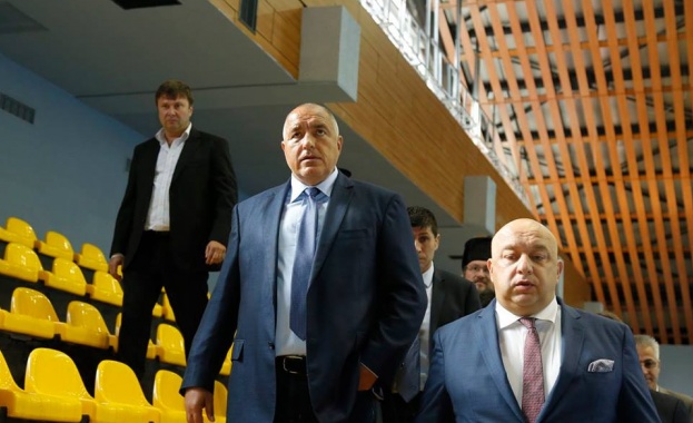 Посланието на Б.Б. гласи: Падна ли аз, падате и вие! И край на парите