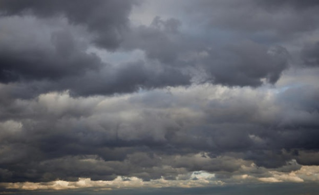 През нощта ще бъде предимно облачно но ще е почти