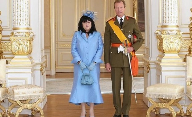 Снимка на посланика ни в Белгия разбуни социалните мрежи