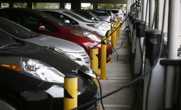 Берлин предлага да се спрат дизеловите и бензинови коли в ЕС от 2030 г.