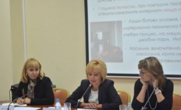 Омбудсманът Мая Манолова поиска бързо затваряне на детските интернати