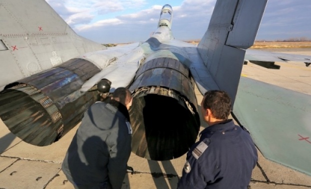 Русия внимателно следи проваления търг за двигателите на българските МиГ-29