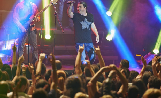 Б.Т.Р. с нов сингъл "Само с теб"