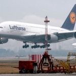 На празника на ВВС в София кацна най-големият пътнически самолет в света