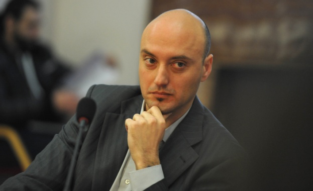 Разделението на българите от ЕС и другаде може да създаде конституционен казус