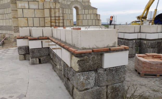 Българите в Македония събират пари за реставрация на Голямата базилика в Плиска