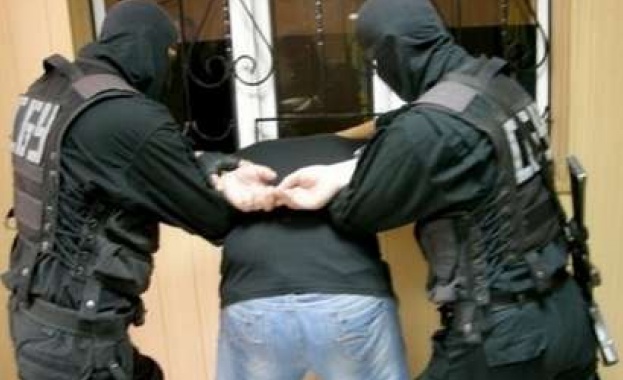 Арест за ало-измамник, "заработил" почти 55 хил. лв. за 5 дни