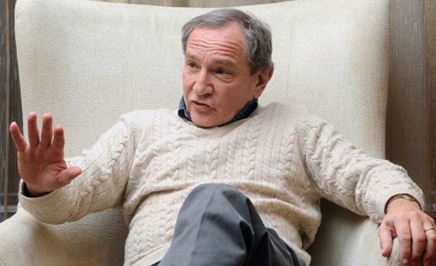 Корените на външната политика на Хилари Клинтън