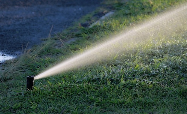 Нова наредба въвежда норми за потребление на вода за напояване и за туристически обекти