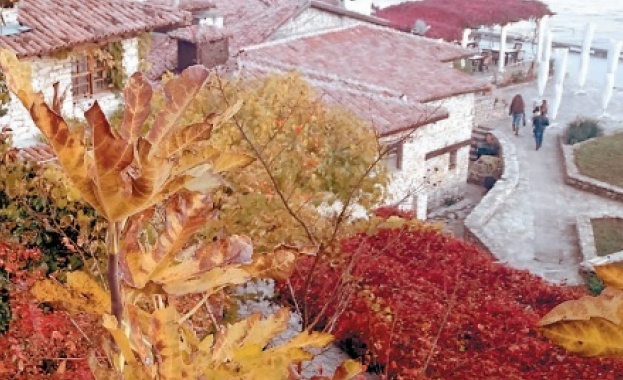 Младоженци от цял свят вдигат сватби в Двореца на Балчик