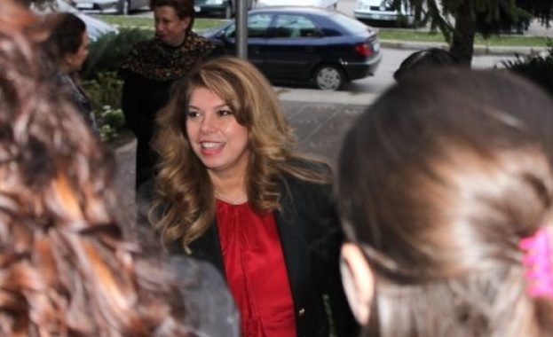 Илияна Йотова: Смазващата бедност и опазването на сигурността са основните заплахи за България