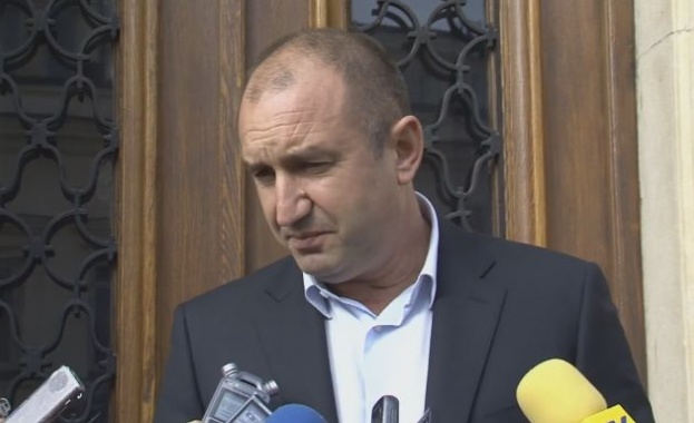 Румен Радев: Може би Борисов не е чел достатъчно добре Конституцията и бърка премиер с президент