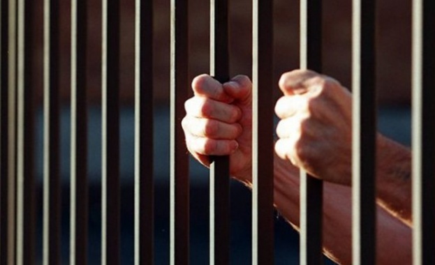 Петима надзиратели са наказани заради починал в Бургаския затвор
