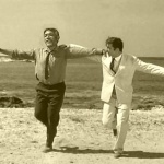 Колко просто и скромно нещо е щастието: чаша вино, печени кестени, звукът на морето...