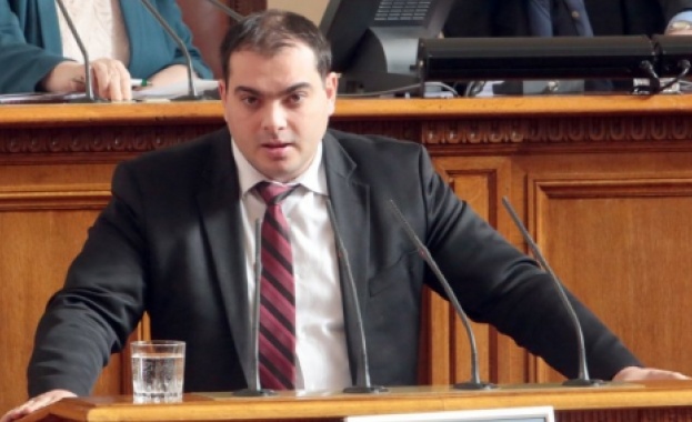 Попов: С промените в ИК, седмица преди изборите, управляващите целят да създадат хаос и да манипулират резултатите