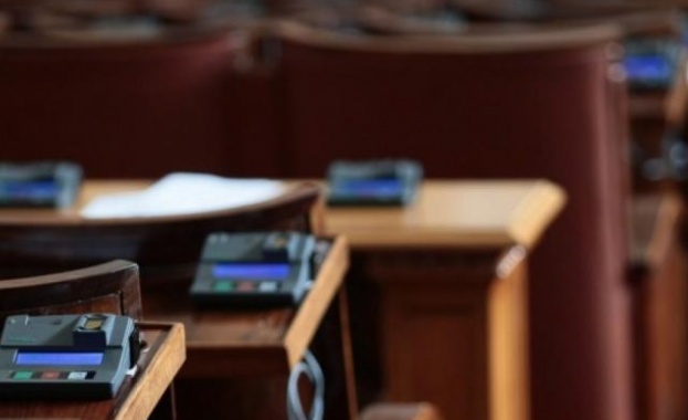 Ограничението за секциите в чужбина падна само за ЕС. ДПС ще сезира Конституционния съд