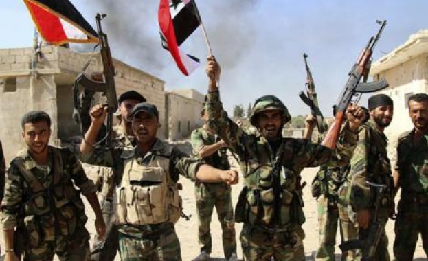 Подкрепяни от САЩ сили отрязаха важен път на "Ислямска държава" в Сирия